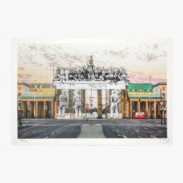 Giants, Brandenburg Gate, September 27, 2018, 18h55, © Iris Hesse, Ullstein Bild, Roger-Viollet, Berlin, Germany, 2018, 2020